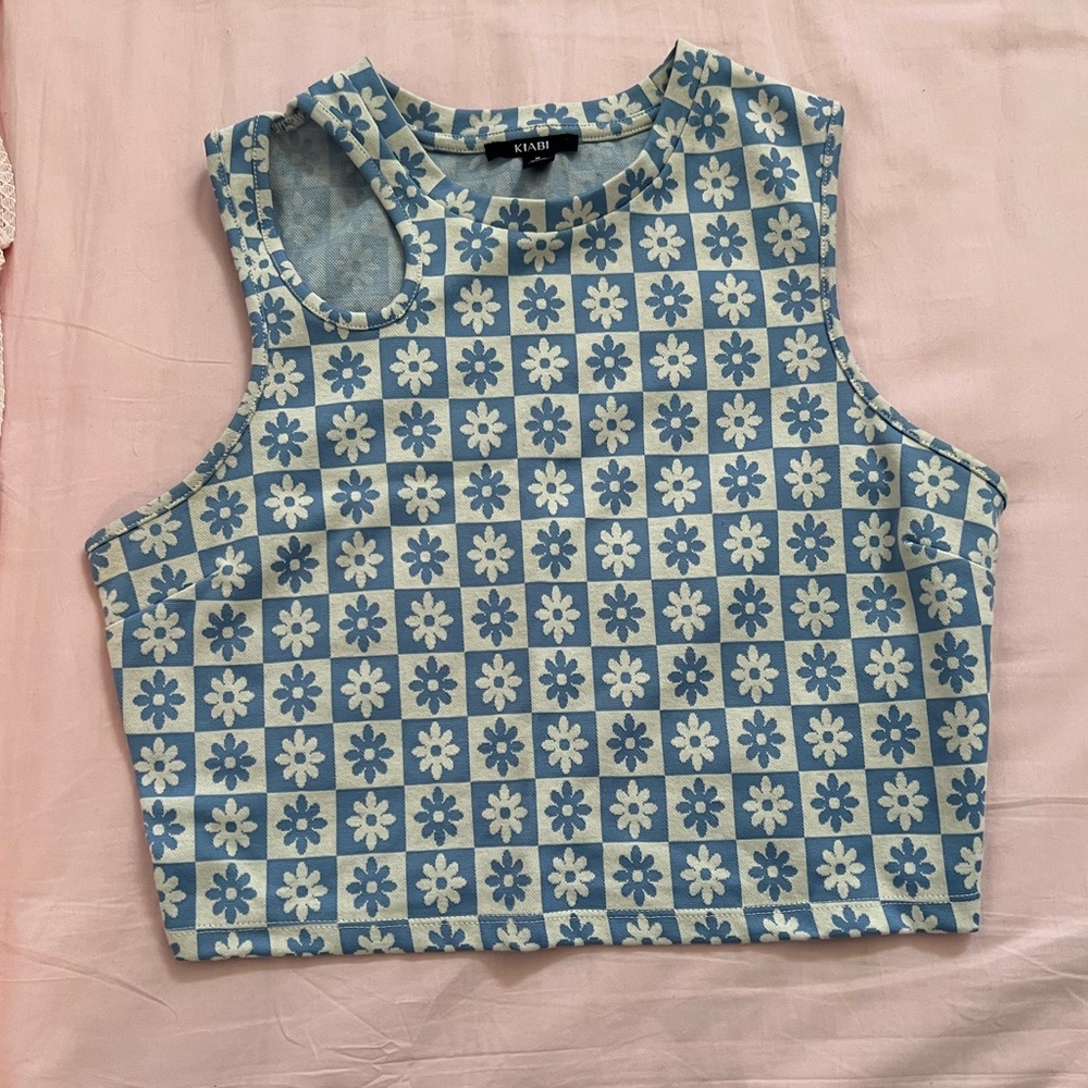 Flower checkered cut out top